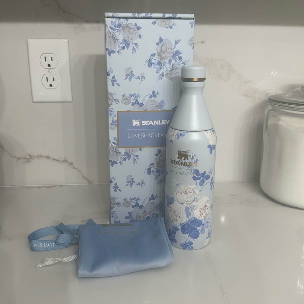 Loveshackfancy Stanley 20 oz slim bottle brand new